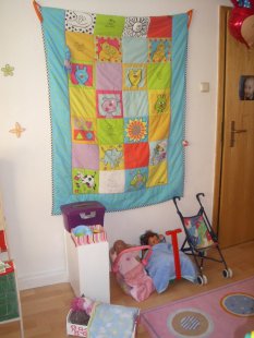 Skandinavisch 'Emily s neues Kinderzimmer'