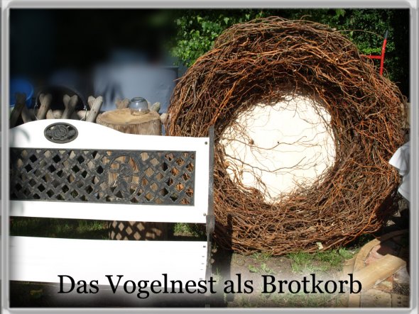 Hier steht unser Vogelnest, welches wir zu unserer Hochzeitsfeier für 65 Personen mit Backwaren gefüllt hatten!